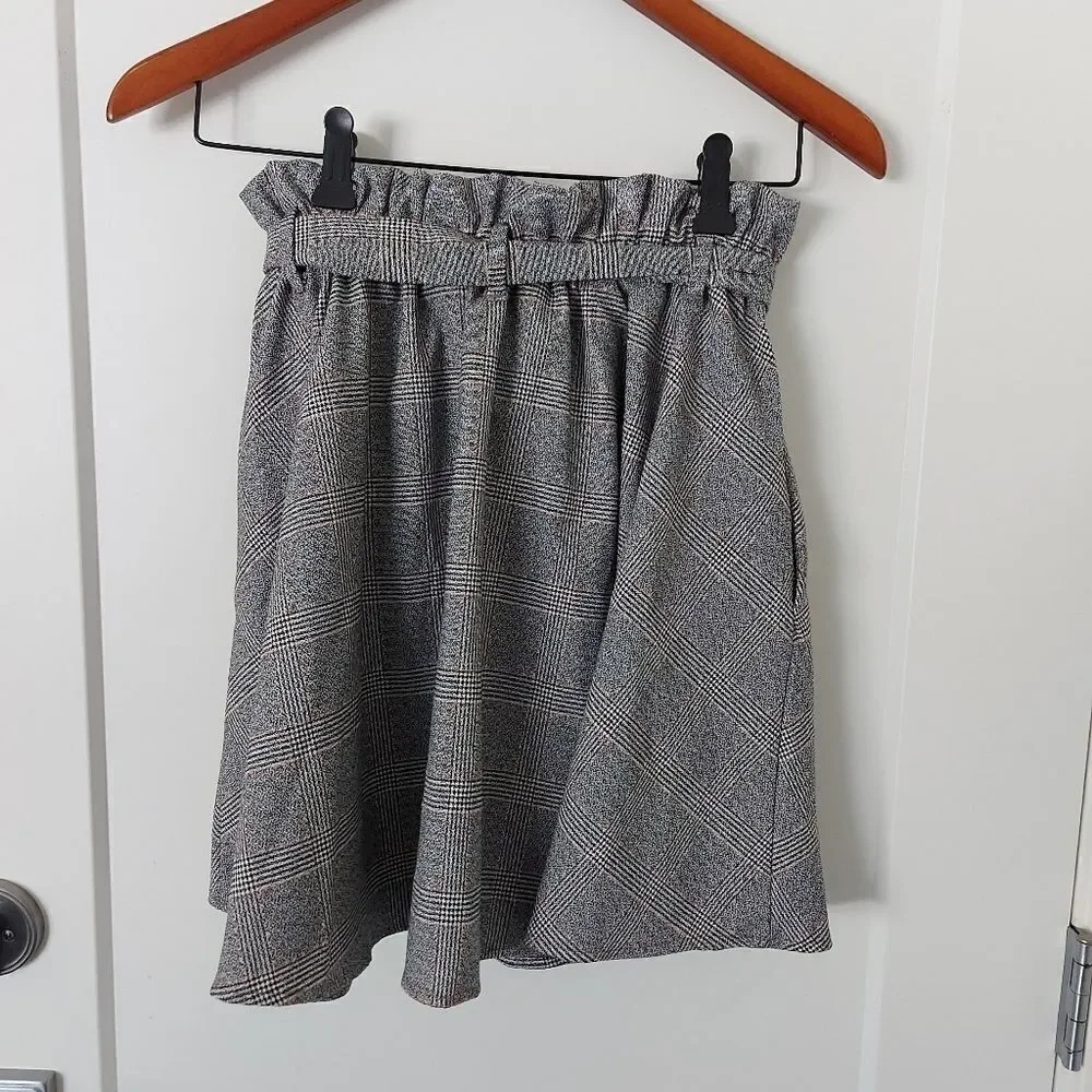 H&M SKIRT - Picture 2 of 5